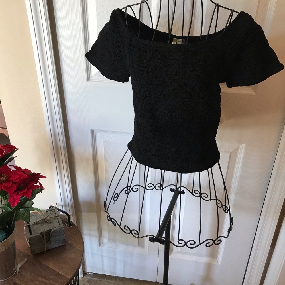 Japna Black Crop Top - Picture 4 of 8